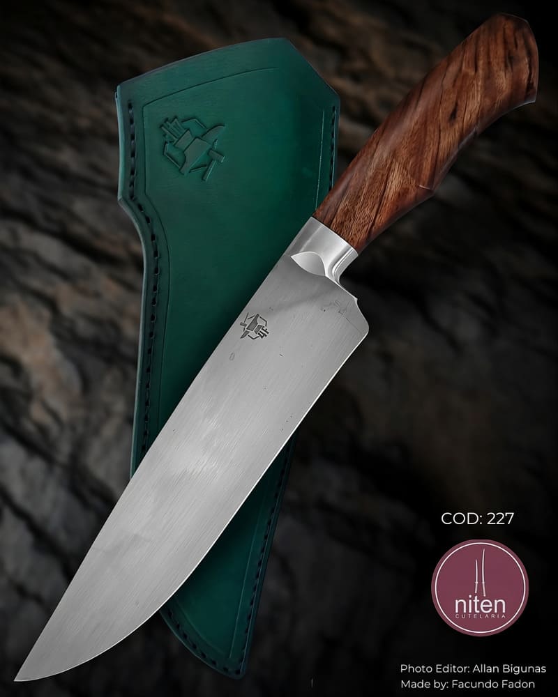 Faca Chef Artesanal Aço Carbono Cabo Madeira Estabilizada 32 cm — Fagundo Fado