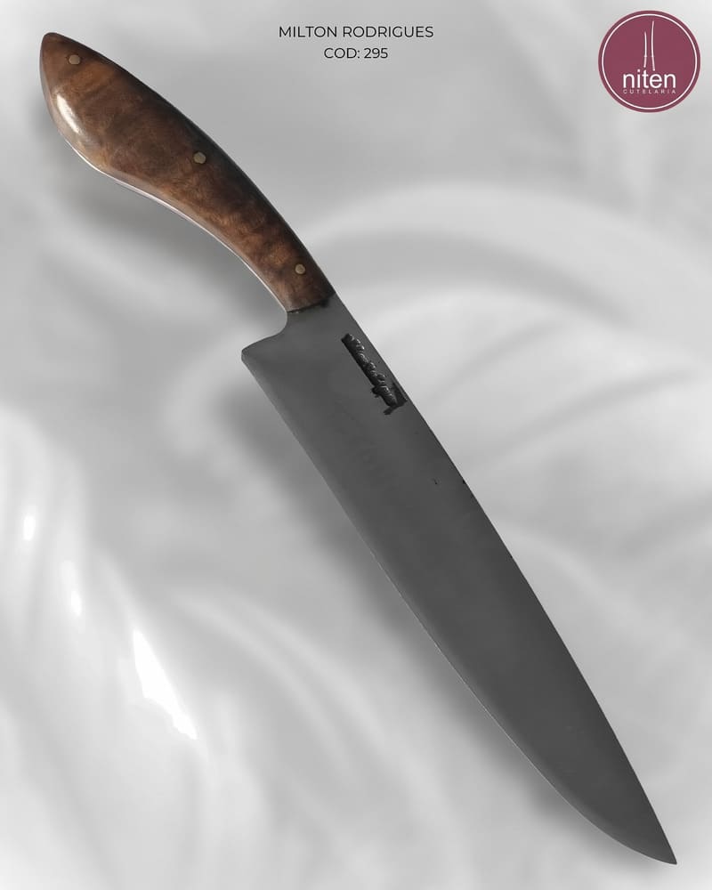 Faca Chef Artesanal Aço Carbono Cabo Madeira 35 cm Lâmina 22,5 cm — Milton Rodrigues