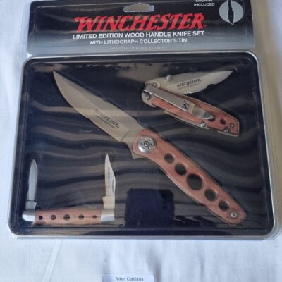 Kit Winchester 3 Canivetes Cabo Madeira com Bainha e Lata Litografada