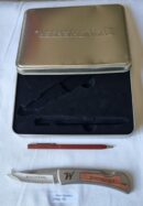 Kit Winchester 2 Peças Canivete e Caneta Aço Inox 17,5 cm
