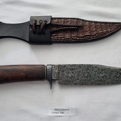 Faca Bowie Artesanal Aço Damasco Cabo Madeira 29 cm — Beto Paim