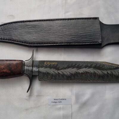 Faca Bowie Artesanal Aço Damasco Pluma Cabo Madeira 38 cm — Rodimar Rosseto