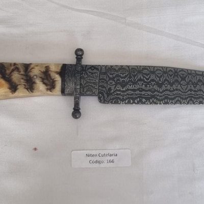 Faca Bowie Artesanal Aço Damasco Cabo Chifre de Carneiro Merino 28 cm — Luciano Dorneles